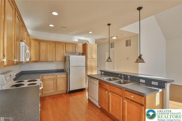 13 Devonshire Drive, Palmer Twp, PA 18045