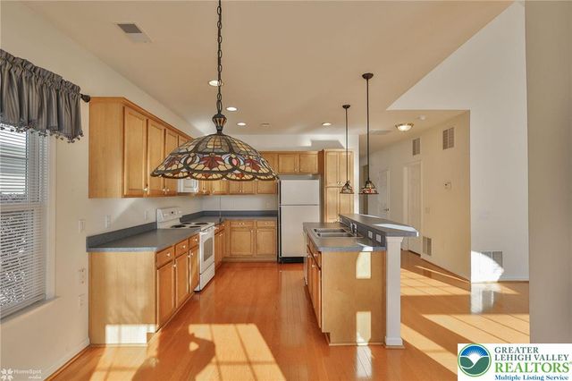 13 Devonshire Drive, Palmer Twp, PA 18045