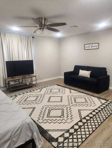 907 S McKinley, Calera, OK 74730