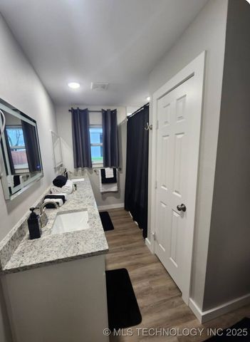 907 S McKinley, Calera, OK 74730