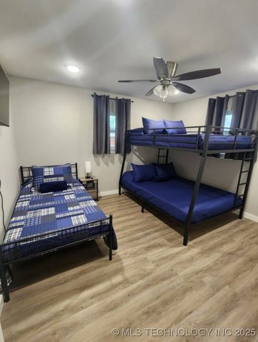 907 S McKinley, Calera, OK 74730