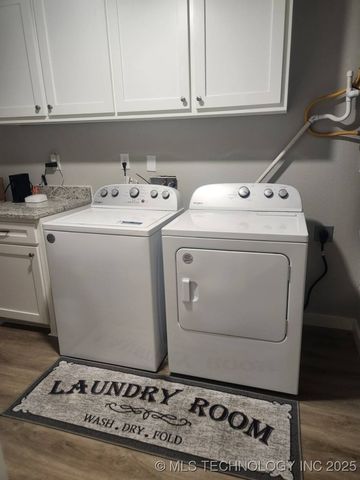 907 S McKinley, Calera, OK 74730