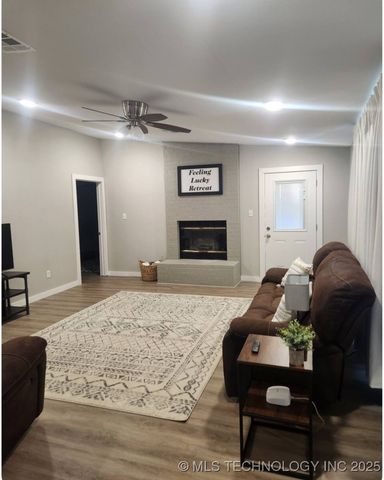 907 S McKinley, Calera, OK 74730