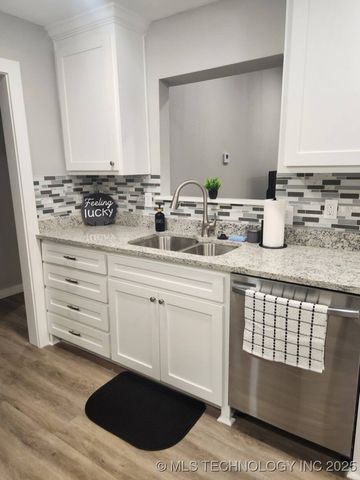 907 S McKinley, Calera, OK 74730