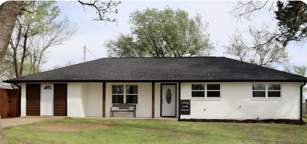 907 S McKinley, Calera, OK 74730