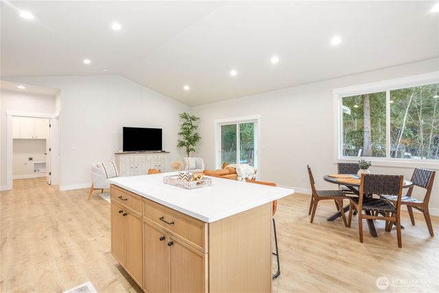 7933 Oregon Trail, Maple Falls, WA 98266