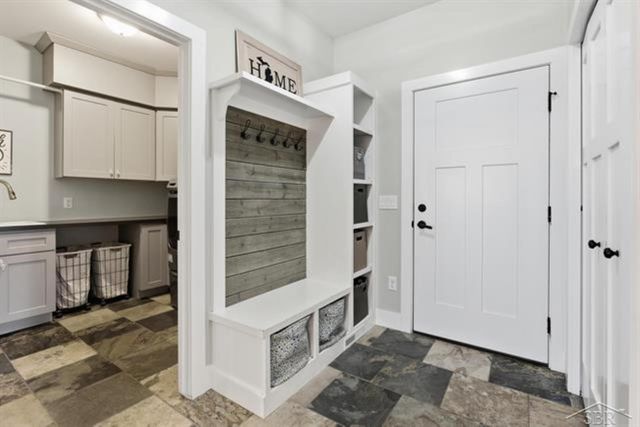 5716 Powder Horn Trail, Midland, MI 48642