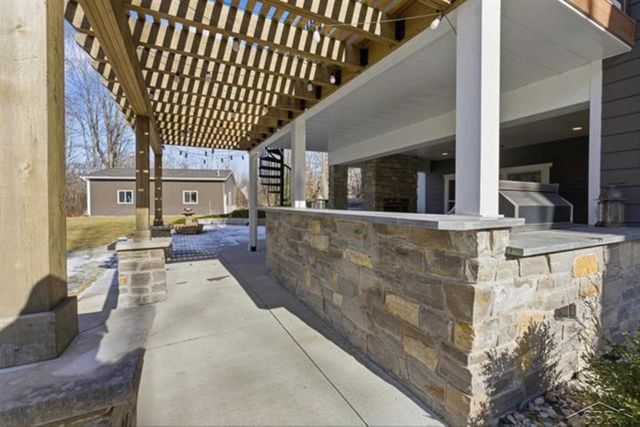 5716 Powder Horn Trail, Midland, MI 48642