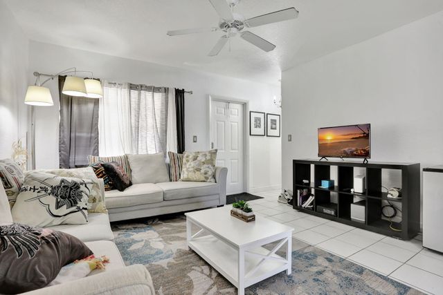 461 NW 76th Avenue 205, Margate, FL 33063