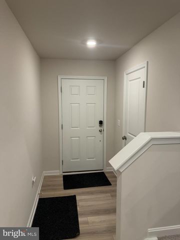 68 WINTERPLACE DR, Charles Town, WV 25414