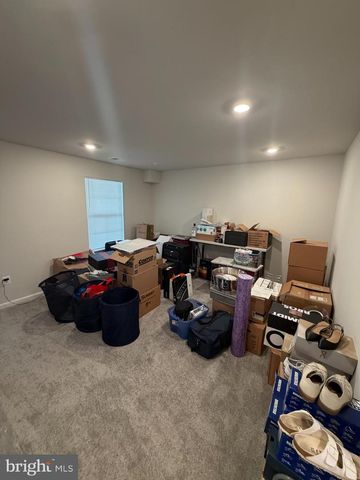 68 WINTERPLACE DR, Charles Town, WV 25414