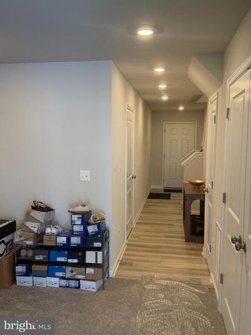 68 WINTERPLACE DR, Charles Town, WV 25414