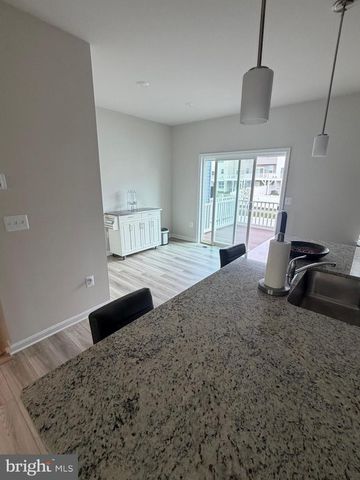 68 WINTERPLACE DR, Charles Town, WV 25414