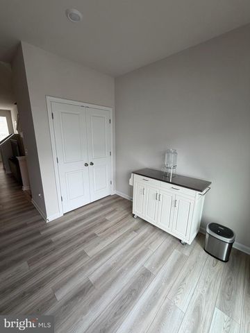 68 WINTERPLACE DR, Charles Town, WV 25414