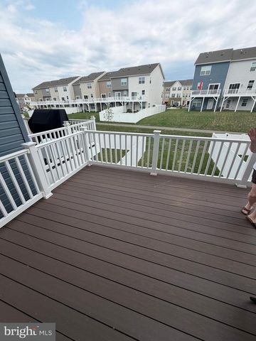68 WINTERPLACE DR, Charles Town, WV 25414