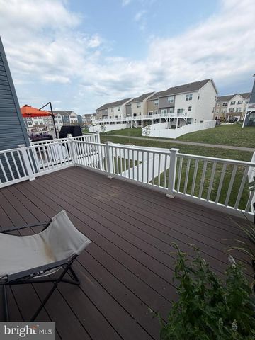 68 WINTERPLACE DR, Charles Town, WV 25414