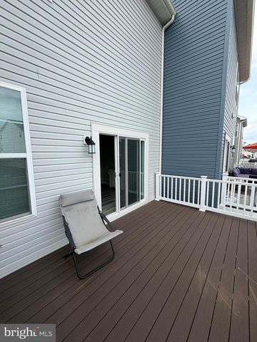 68 WINTERPLACE DR, Charles Town, WV 25414