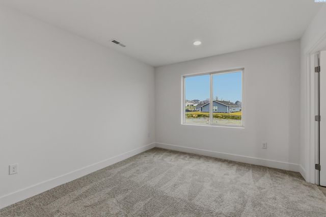 7536 Grapevine Ct, West Richland, WA 99353