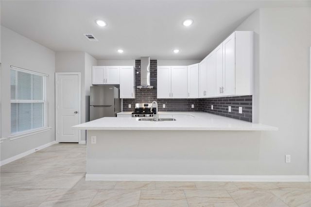 7987 Chateau Street B, Houston, TX 77028