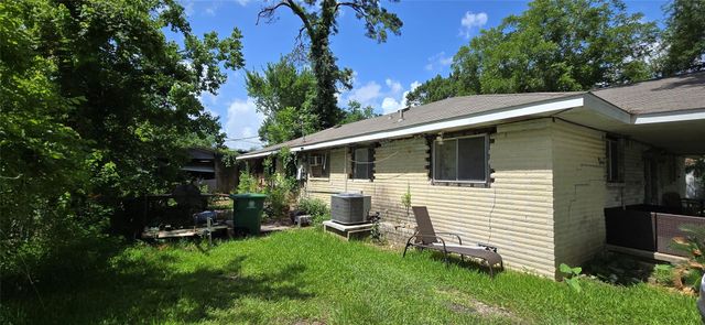 9438 Everglade Drive, Houston, TX 77078
