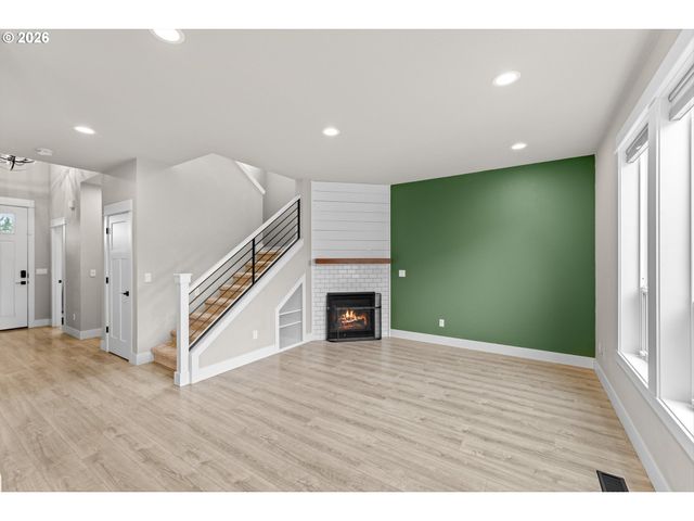 3829 Sw 31ST St, Gresham, OR 97080