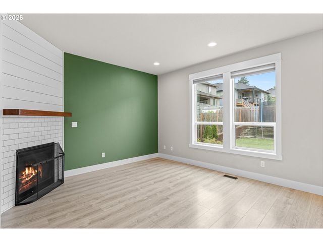 3829 Sw 31ST St, Gresham, OR 97080