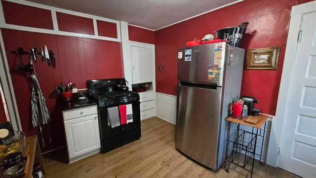 26 Essex St 2, Salem, MA 01970