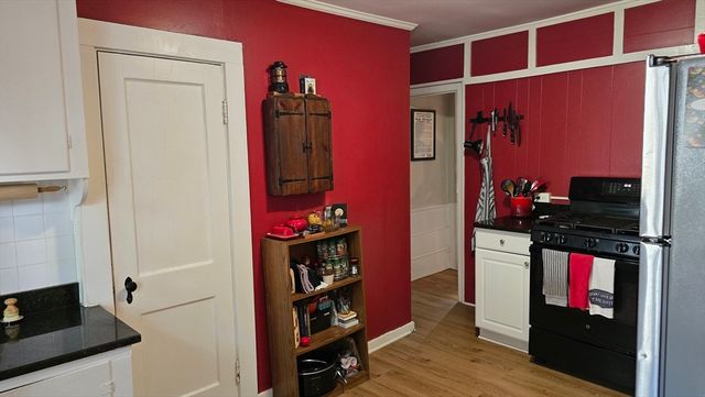 26 Essex St 2, Salem, MA 01970