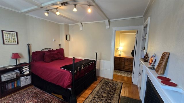 26 Essex St 2, Salem, MA 01970