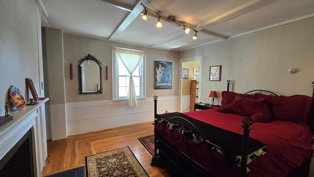 26 Essex St 2, Salem, MA 01970