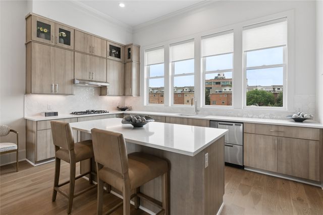 2401 Canton Street 1005, Dallas, TX 75201