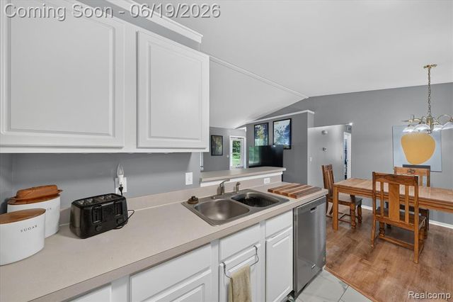 9543 Parkwood Drive 267, Grand Blanc, MI 48439