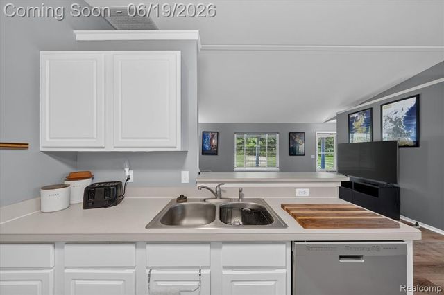 9543 Parkwood Drive 267, Grand Blanc, MI 48439