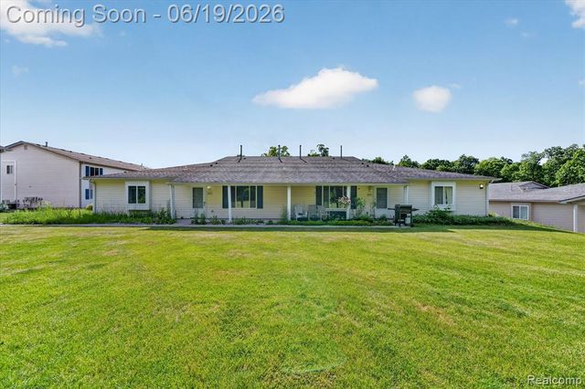 9543 Parkwood Drive 267, Grand Blanc, MI 48439