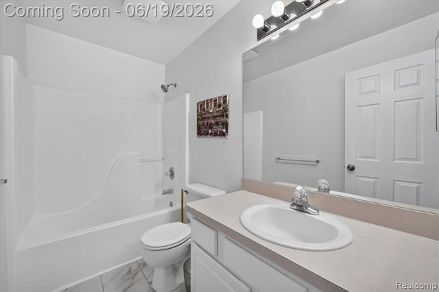 9543 Parkwood Drive 267, Grand Blanc, MI 48439