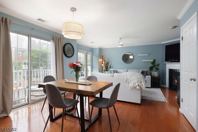 33 Dogwood St, Jersey City, NJ 07305