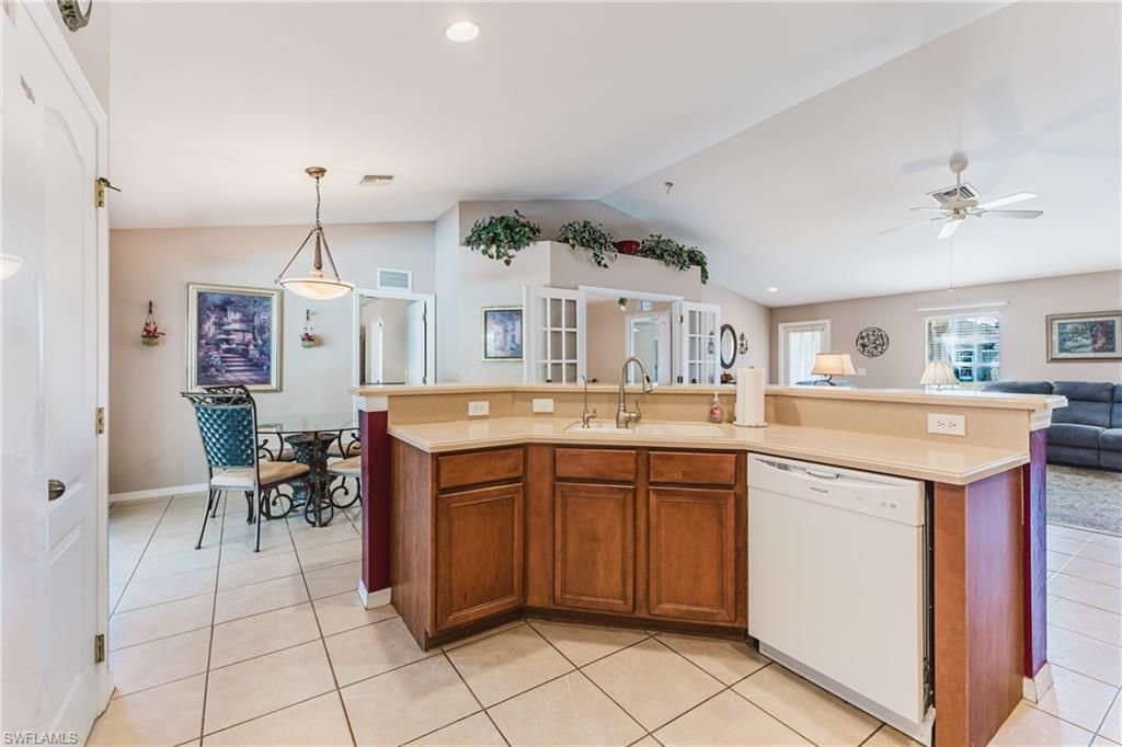 Image 12 of property listing at 1027 NE 33rd LN, Cape Coral, FL 33909