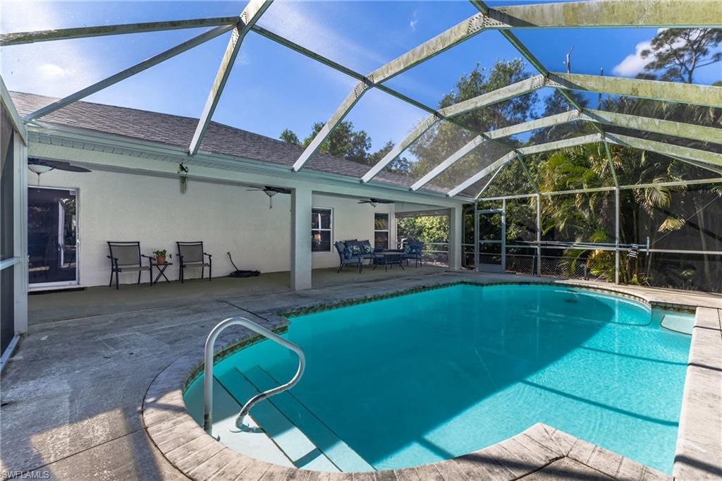 Image 16 of property listing at 1027 NE 33rd LN, Cape Coral, FL 33909