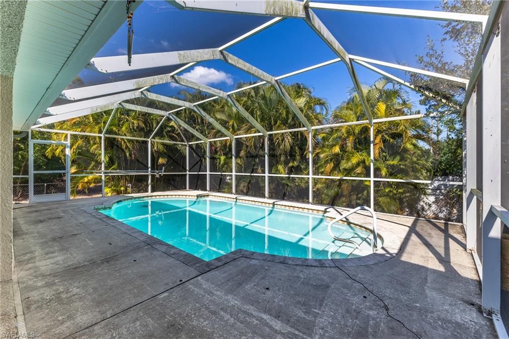 Image 17 of property listing at 1027 NE 33rd LN, Cape Coral, FL 33909