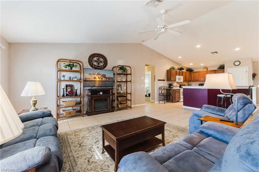 Image 5 of property listing at 1027 NE 33rd LN, Cape Coral, FL 33909