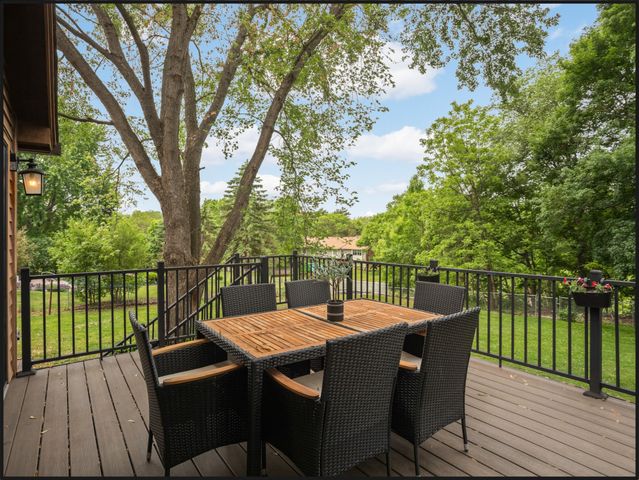 10587 Wellington Lane N, Maple Grove, MN 55369