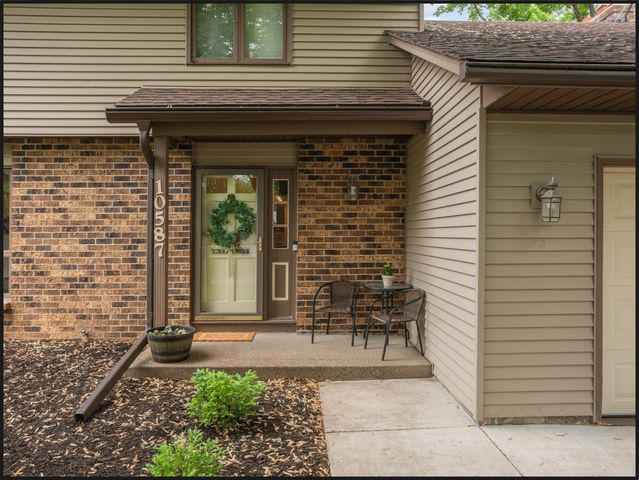 10587 Wellington Lane N, Maple Grove, MN 55369