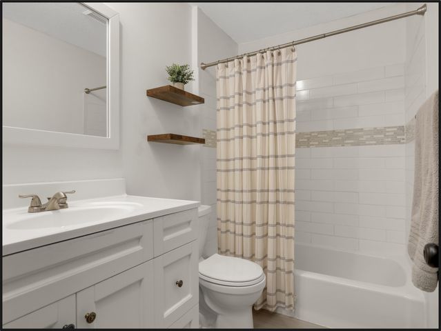 10587 Wellington Lane N, Maple Grove, MN 55369
