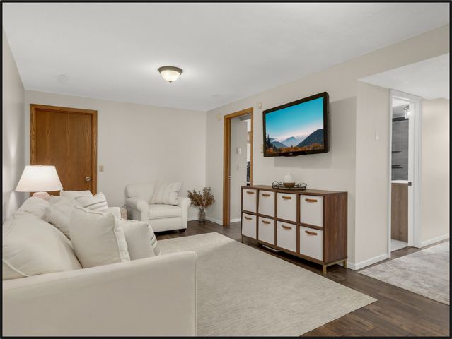 10587 Wellington Lane N, Maple Grove, MN 55369