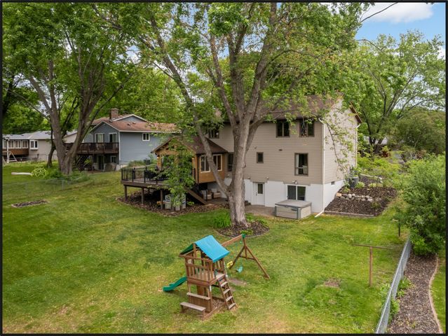 10587 Wellington Lane N, Maple Grove, MN 55369
