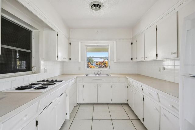 2321 PREMIER DRIVE S, Gulfport, FL 33707