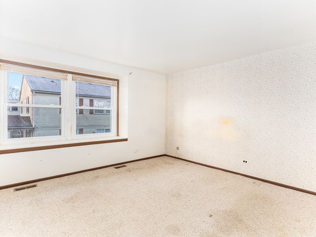 703 Shaw Court, Schaumburg, IL 60194