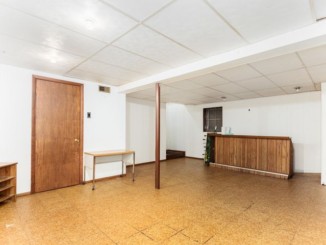 703 Shaw Court, Schaumburg, IL 60194