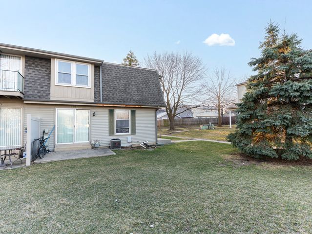 703 Shaw Court, Schaumburg, IL 60194