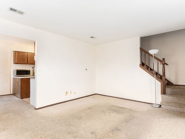 703 Shaw Court, Schaumburg, IL 60194